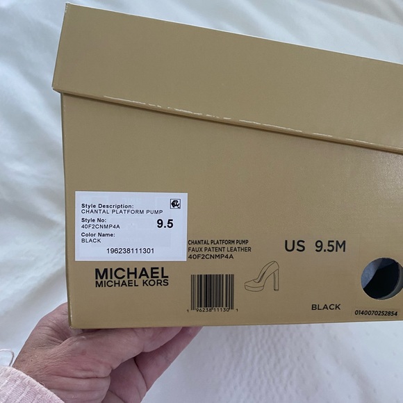 Michael Kors Chantal patent leather pumps - Picture 2 of 7